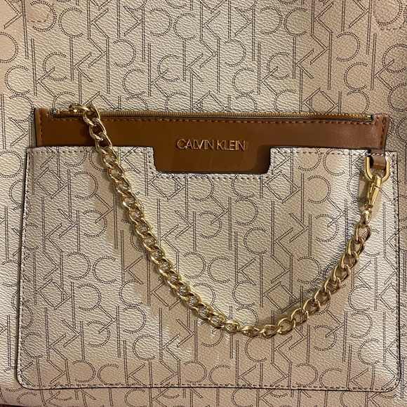 Calvin Klein Leather Bag (Large Size) - Picture 4 of 4